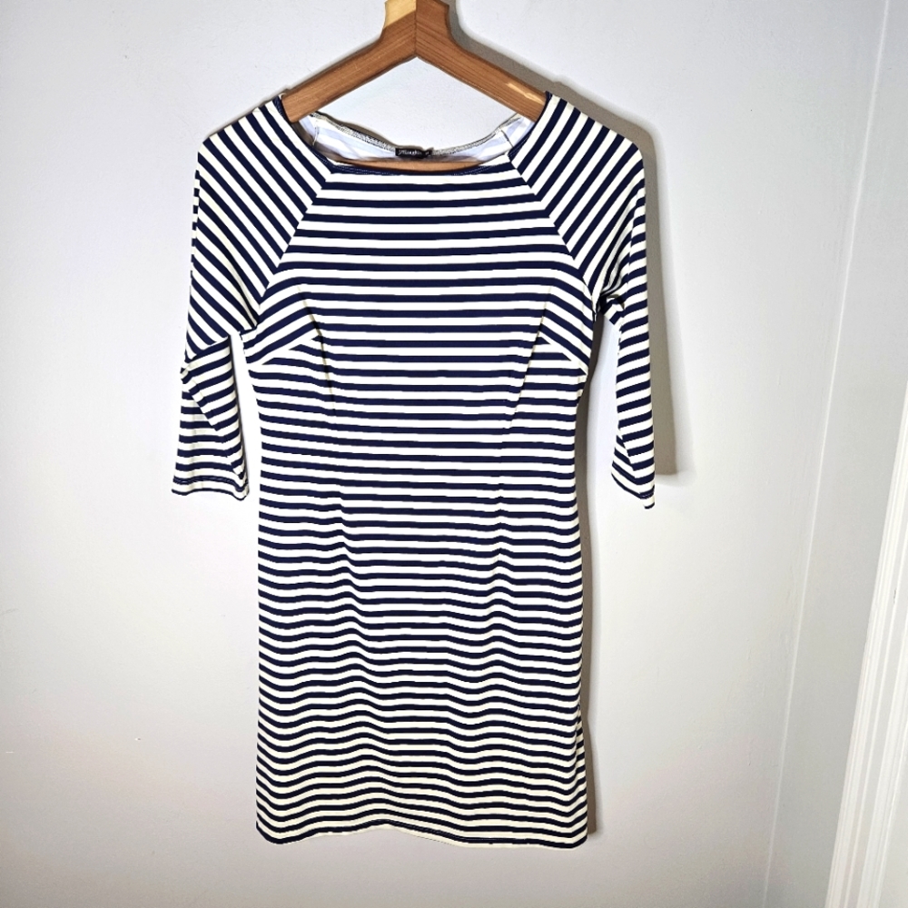 J. McLaughlin Mari Stripe Dress Sheath Style With Darts, Boatneck, Blue Cream M
